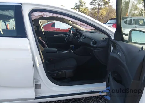 2018 Buick Regal Sportback Preferred z USA, uszkodzony, nr VIN W04GL6SX2J1147493